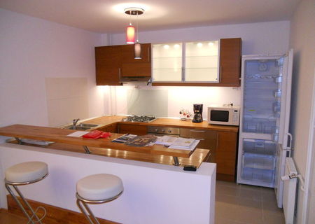 Ofer spre inchiriere apartament cu doua camere