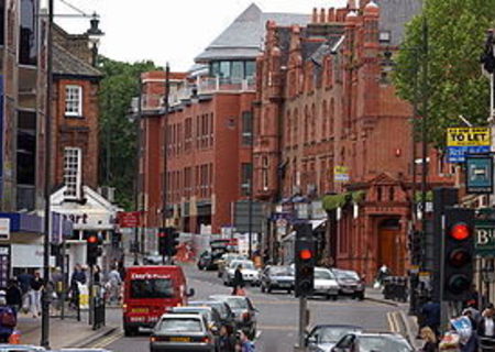 Oferta de bona in Londra la o familie unde mamica este romanca Oferta de bona in Londra la o familie unde mamica este romanca