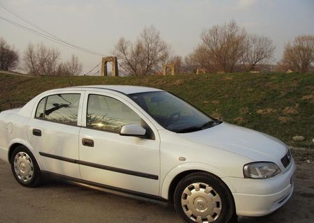 opel astra berlina