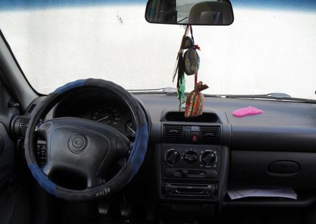 OPEL CORSA 1995