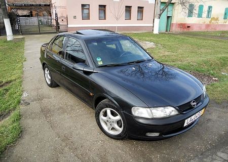 OPEL VECTRA B BERLINA