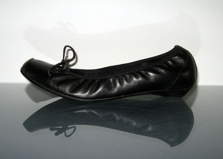 OPINCUTE negre din piele KEYS Italia