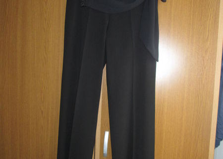 Pantalon dama elegant, de ocazie, masura 42-44 (M - L) Pantalon dama elegant, de ocazie, masura 42-44 (M - L)