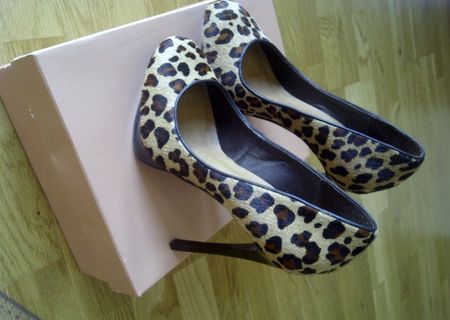 Pantofi animal print