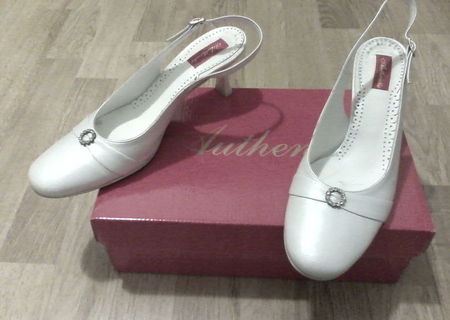Pantofi authentic collection, intre alb- ivoire- perlat
