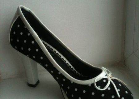 Pantofi cu buline Botinelli