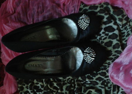 Pantofi cu toc