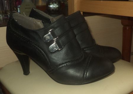 Pantofi  cu toc