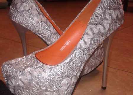 pantofi cu toc