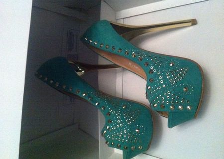 Pantofi cu toc
