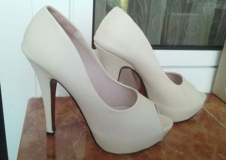Pantofi culoare ivory