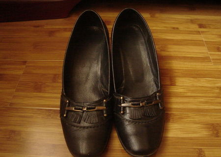 Pantofi de dama din piele naturala