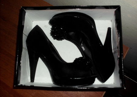 Pantofi eleganti Pantofi eleganti