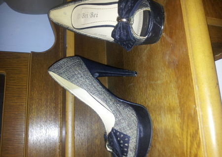 Pantofi eleganti cu fundita