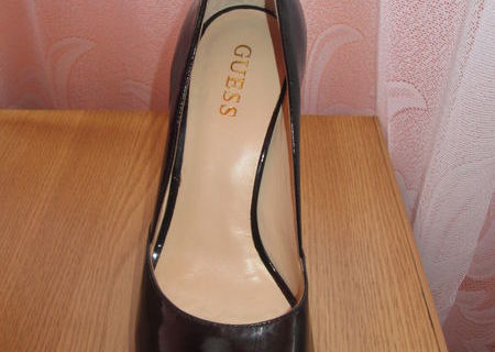 Pantofi Guess