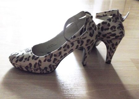 Pantofi imitatie leopard