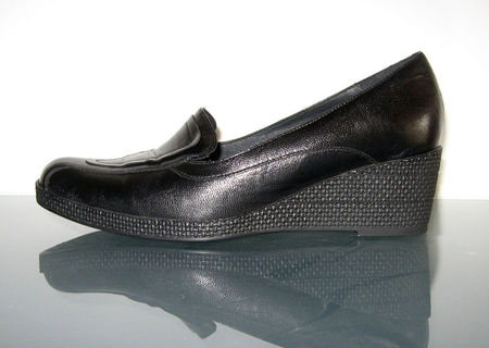 PANTOFI negri din piele Patrizia RIGOTTI