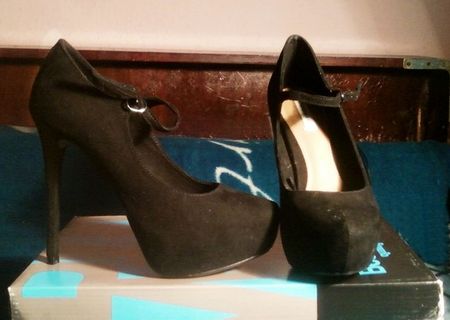 Pantofi negrii Bershka - 38