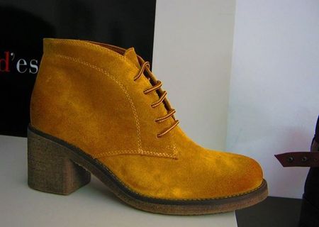 Pantofi noi din piele