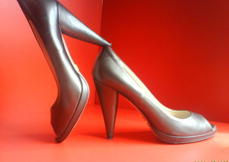Pantofi Prada