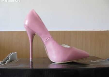 pantofi stiletto