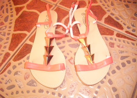 Papuci Sandale