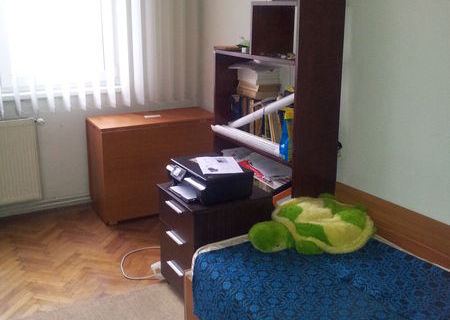 Particular, 3 camere - Bulevadul Victoriei in spate la CEC.