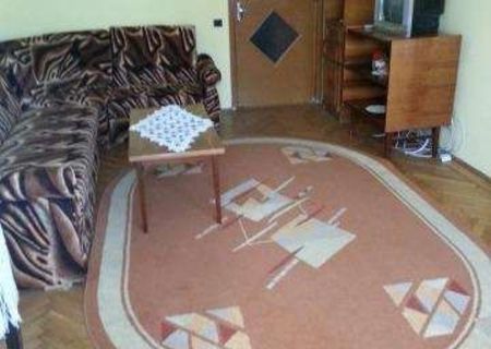 Particular inchiriez apartament, 2 camere la Piata Centrala,