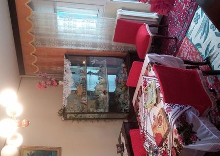 Particular vand ap. 2 camere decomandat