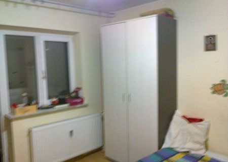 particular vand apartament militari