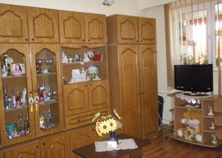 PARTICULAR,VAND APT. 3 CAMERE UIOARA PARTICULAR,VAND APT. 3 CAMERE UIOARA