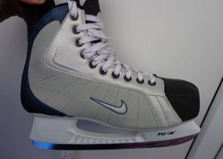 Patine de gheata NIKE