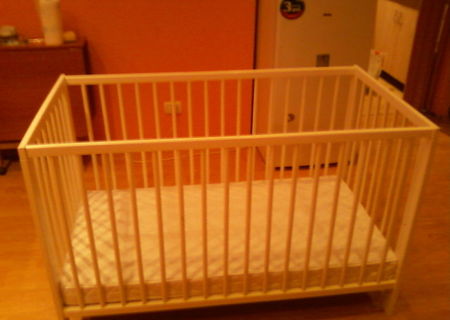 Patut din lemn alb simplu plus saltea cocos