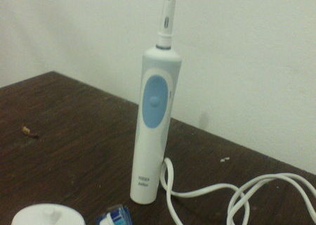 periuta de dinti electrica Oral-B Braun