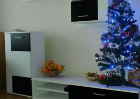 PF, inchiriez apartament cu 3 camere in Podu Ros