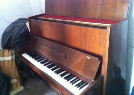 pianina veche unic proprietar