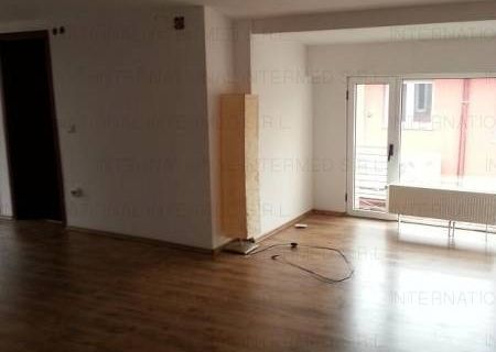 Piata Victoriei - duplex de 4 camere spre inchiriere