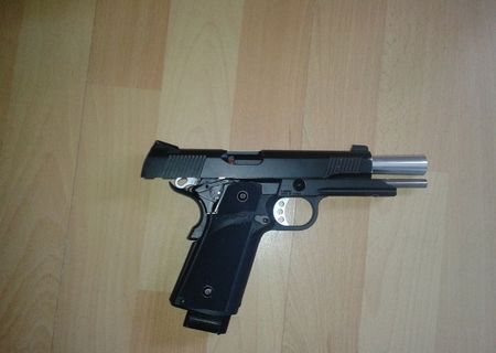 Pistol fără autorizaţie