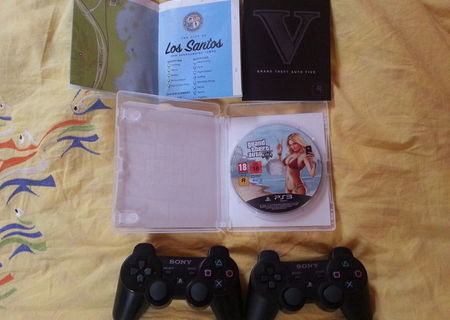 playstation 3 + 2 controllers +GTA 5