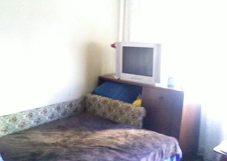 primesc in gazda 2 eleve sau studente