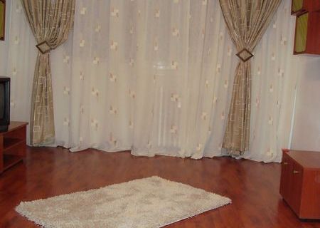 PROPRIETAR inchiriez ap.2 camere TITAN