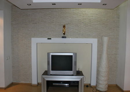 Proprietar inchiriez apartament 2 camere semidecomandat Cantemir Unirii