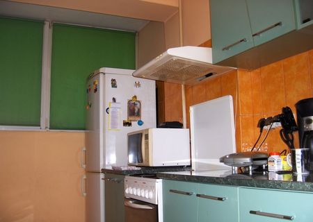 Proprietar inchiriez apartament 2 camere semidecomandat Cantemir Unirii