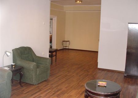 Proprietar inchiriez apartament ultracentral;bd.Lascar Catargiu intre Piata Romana si  Piata Victoriei;