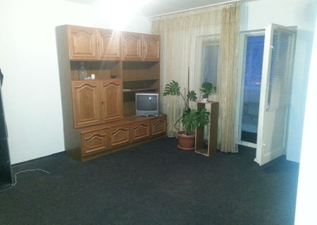 Proprietar inchiriez gars cf1 dec zona Mall Vitan