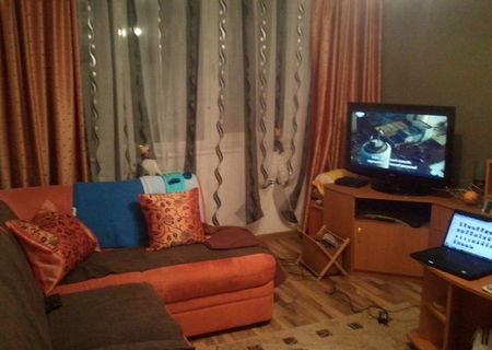 proprietar vand 2 camere,sector 4