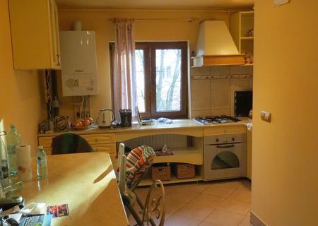 Proprietar vand ap 2 camere. Proprietar vand ap 2 camere.