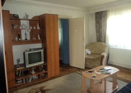 Proprietar, vand ap 2 camere, zona buna Proprietar, vand ap 2 camere, zona buna