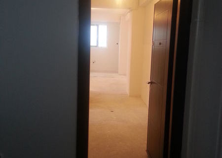 proprietar vand apartamant 3 camere