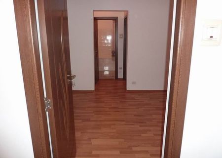 Proprietar vand apartament 2 camere Berceni, sector 4, Luica21